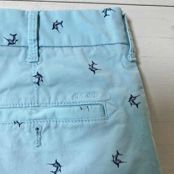 Izod Saltwater Stretch Men’s Chino Shorts Size 32 Blue Allover Swordfish Print - Picture 3 of 5